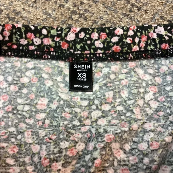 SHEIN Black Pink Green White Floral Knit Skirt * Size XS - Picture 3 of 6